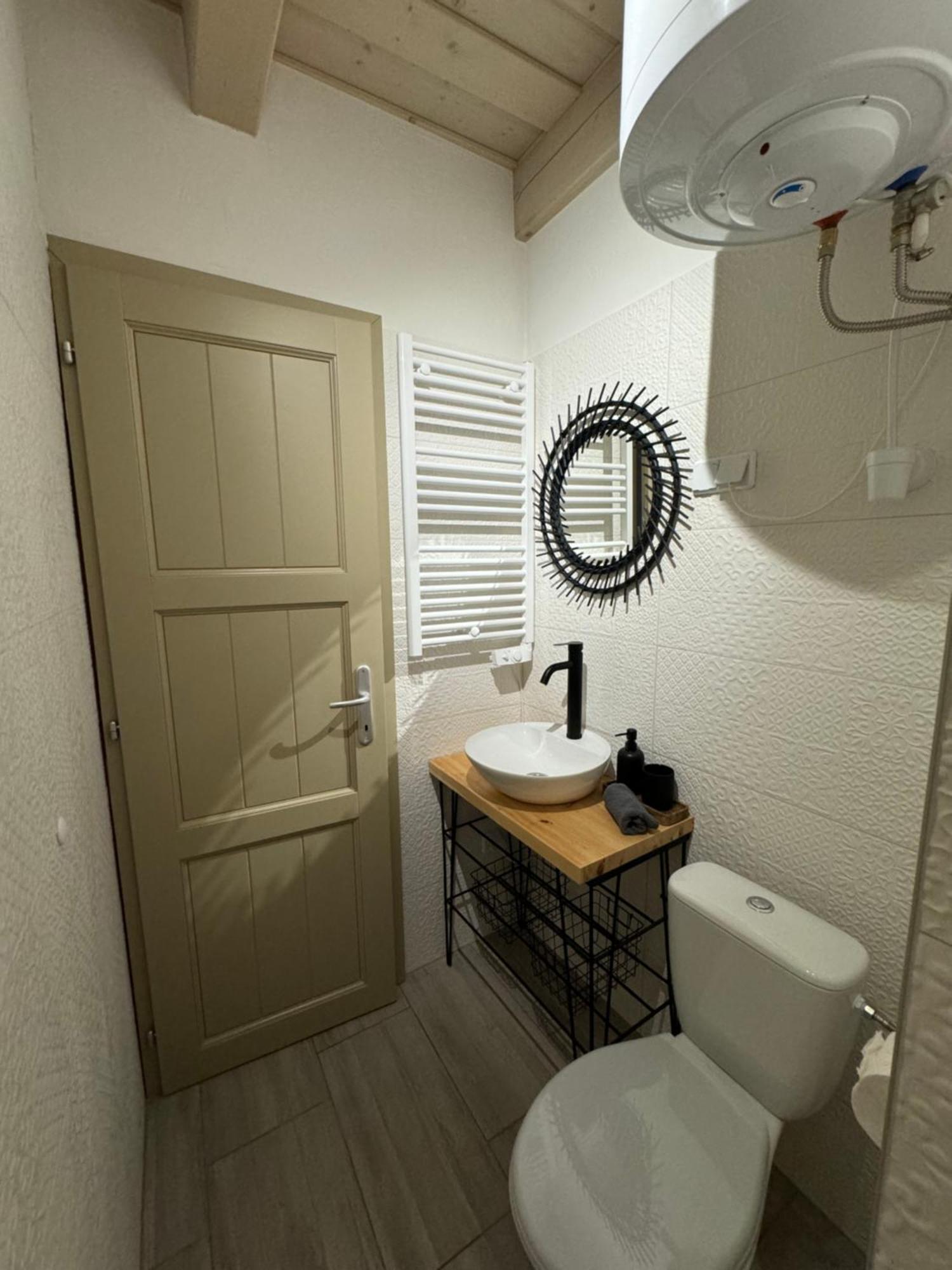 Pres-Lak Apartment Tarjan Ngoại thất bức ảnh